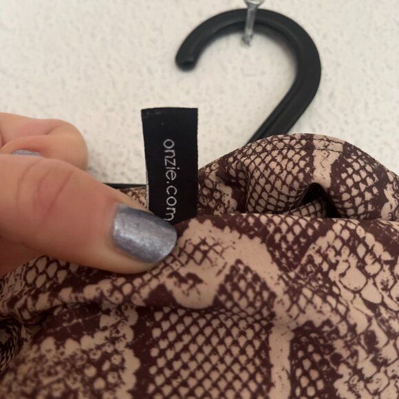 Snakeskin yoga pant & bra set - Picture 10 of 10